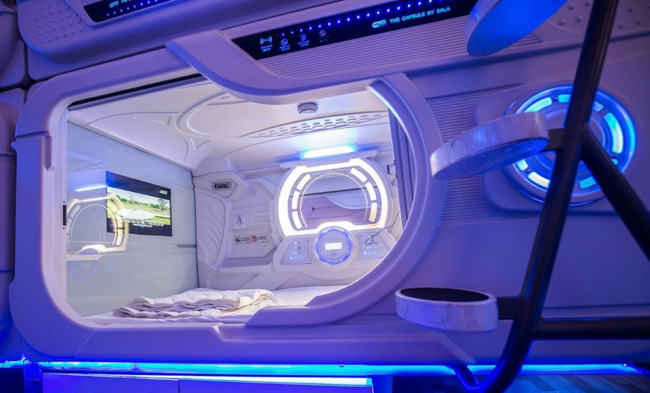 The Capsule Hotel Colombo Exterior photo